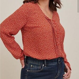 NWT Torrid Georgette Pintuck Button-Front Blouse
